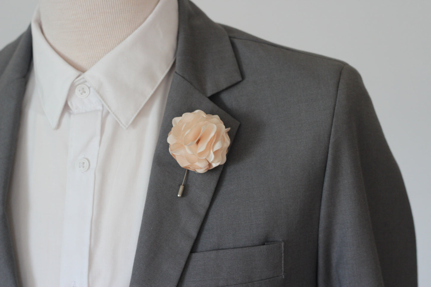 Champagne Blumenanstecknadel