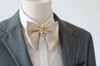 Große beige satin Herren Fliege mit strasssteinen in gold, ecru brautigam herrenfliege, brautigam fliege, hochzeti fliege 