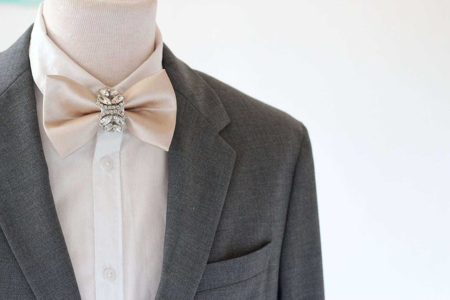 strasssteine, manner fliege, Hochzeit Fliegen, hochzeit fliege,
herren fliegen, herren fiege, ecru maner fliege, ecru fliege, brautigam fliege, blumen muster fliege,
beige fliege,