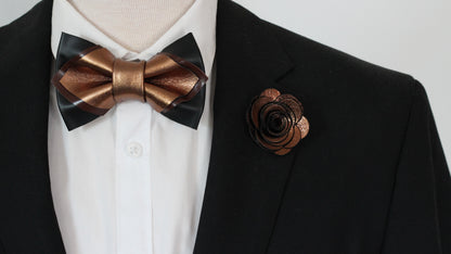 Schwarze Herrenfliege aus Leder mit Ansteckblume