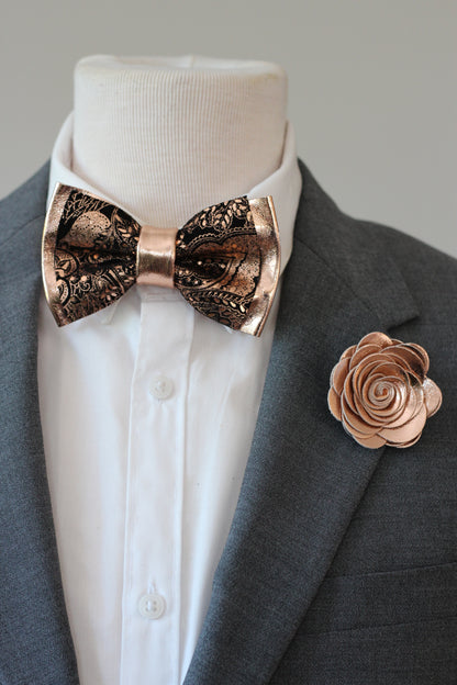 Schwarze Rosegoldene Herrenfliege aus Leder mit Ansteckblume
