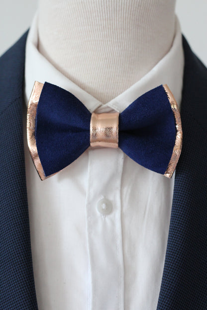 Rosegoldene und blaue Herren Fliege aus Leder