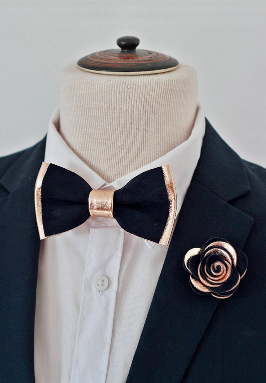 Rosegoldene und dunkelblaue Herren Fliege aus Leder