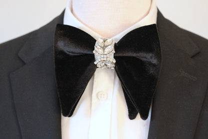 Schwartze herren fliege aus samt, Herrenfliege, Fliege für Herren, Schleife Herren, Männer Fliege, Fliege elegant, Satin Fliege, Samt Fliege, Fliege mit Strasssteinen, Glänzende Fliege, Hochzeit, Festlich, Business